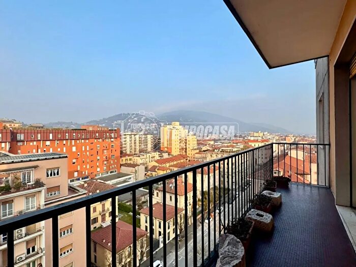 Appartamento quadrilocale in vendita in Via Solferino C, Brescia