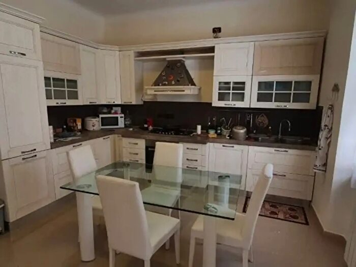 Appartamento con 5 locali in vendita in Arcola