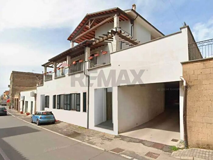 Casa bilocale in vendita in Via Aldo Moro, Ischia Di Castro