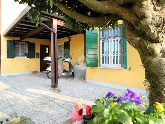 Appartamento trilocale in vendita in Via Tessello, Cesena