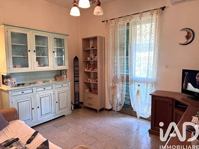 Appartamento quadrilocale in vendita in Via Carlo Cattaneo, Pietrasanta