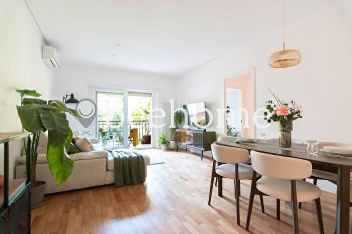 Appartamento trilocale in vendita in Via della Mendola, Roma