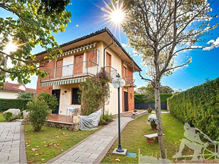Casa con 6 locali in affitto in Centro, Forte dei Marmi