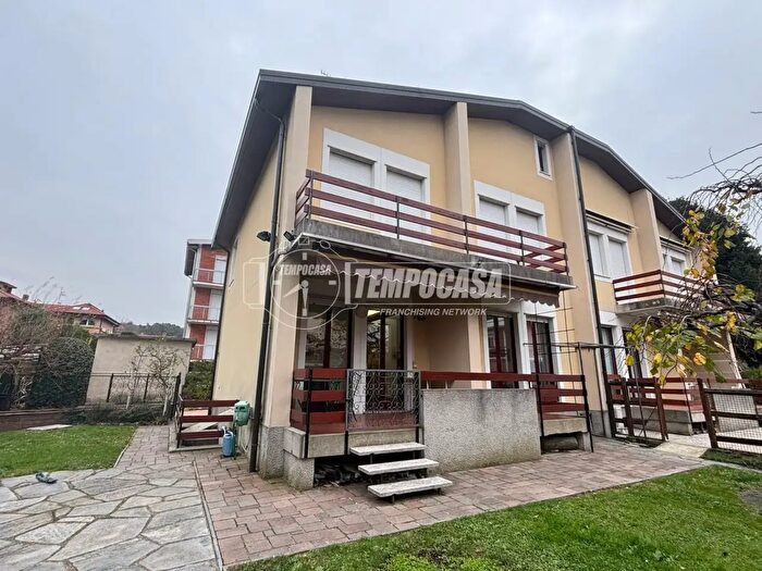 Casa con 5 locali in vendita in Via Timavo, Como