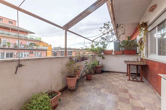 Appartamento bilocale in vendita in Via di San Romano, Roma