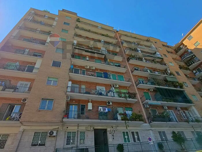 Appartamento trilocale in vendita in Napoli