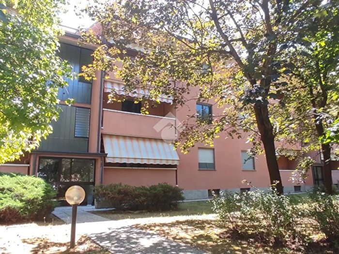 Appartamento trilocale in vendita in Via Padre Luigi Rosa, Lonate Pozzolo