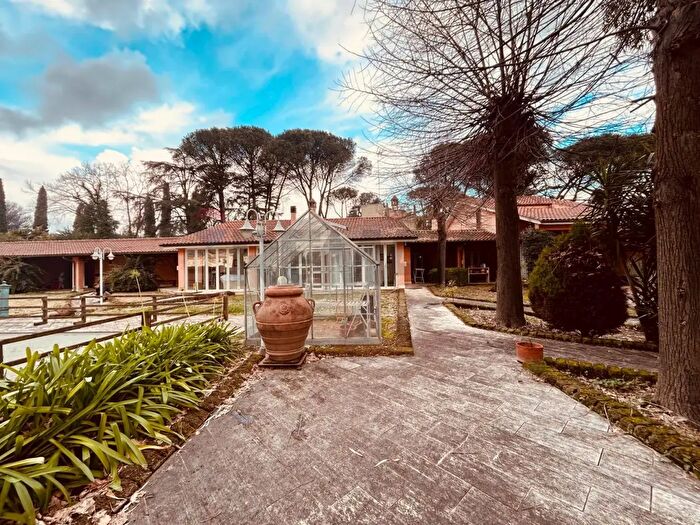 Casa con 6 locali in vendita in Via di Santa Maria di Galeria, Roma