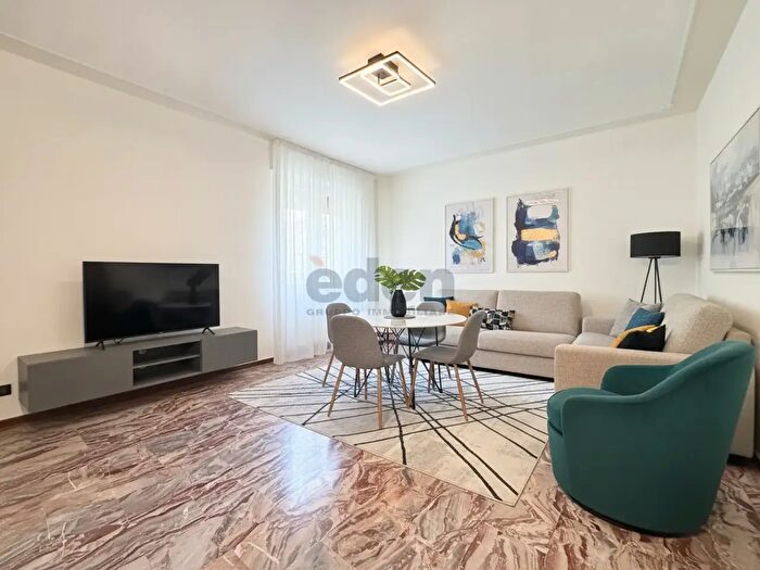 Appartamento quadrilocale in vendita in Via Giuseppe Peano, Modena