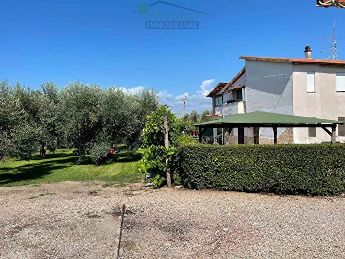 Appartamento quadrilocale in vendita in Strada Provinciale Pescia Romana, Montalto Di Castro