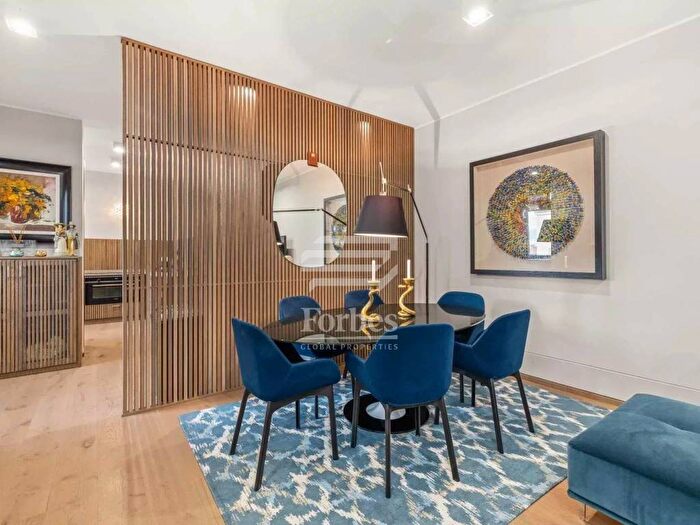 Appartamento con 6 locali in affitto in Via Solferino, Borgo Ognissanti Il Prato, Firenze