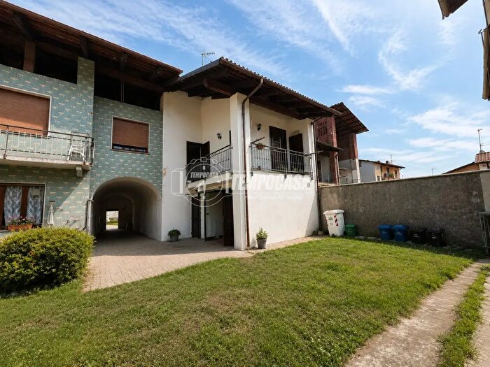 Casa trilocale in vendita in Via Salassa Via Cavour, Salassa