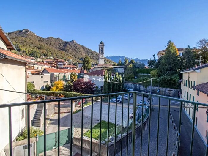 Appartamento quadrilocale in vendita in Via Giuseppe Mazzini, Galbiate