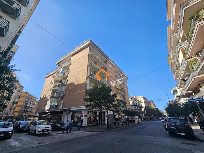 Appartamento trilocale in affitto in Via Nicolò Garzilli, Soccavo, Napoli