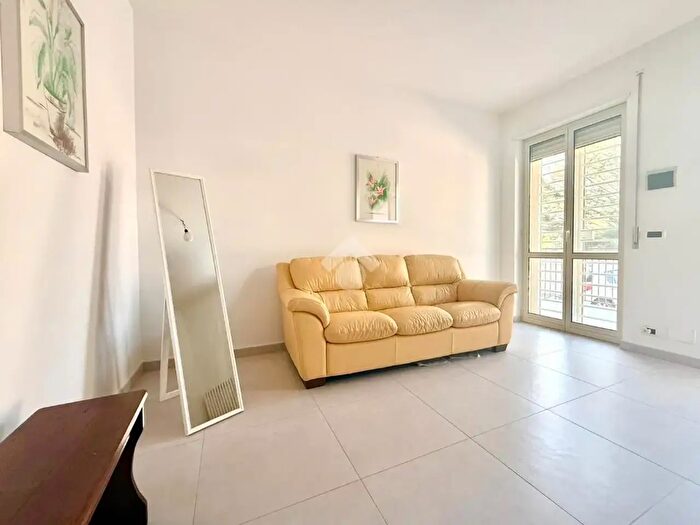 Appartamento trilocale in vendita in Via Michele Sulmone Calia, Bitonto