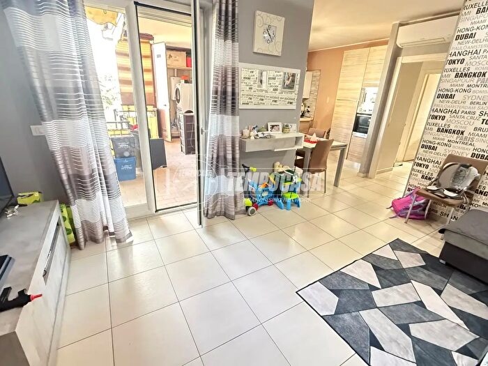 Appartamento trilocale in vendita in Via Spazzilli, Giugliano In Campania