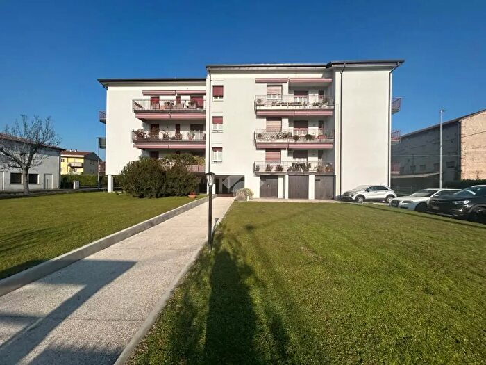 Appartamento trilocale in vendita in Isola Della Scala