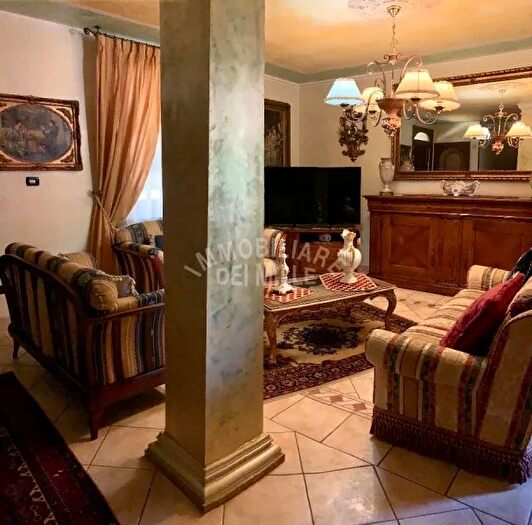 Casa trilocale in vendita in Reggio Emilia