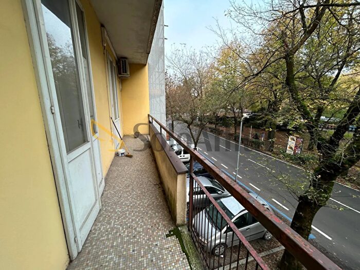 Appartamento con 7 locali in affitto in Viale l a Muratori, Modena