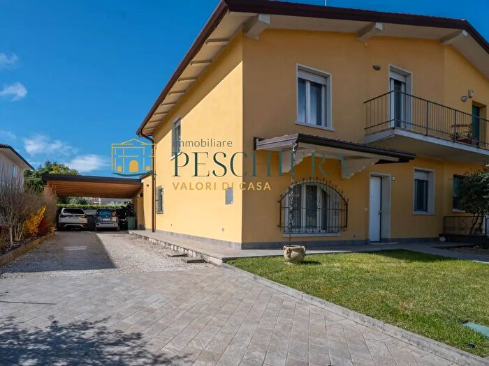 Casa con 5 locali in vendita in Via Emilia, Peschiera Del Garda