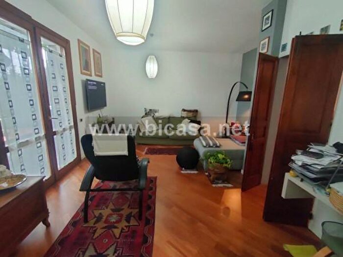 Casa con 6 locali in vendita in Pietro Gobetti, Vallefoglia