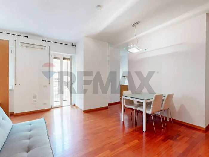 Appartamento trilocale in vendita in Via Risorgimento, Bollate