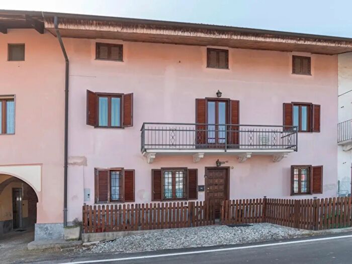 Casa con 5 locali in vendita in Via Madonna della Neve, Nole