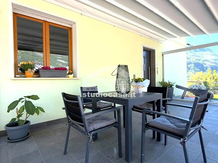Casa con 6 locali in vendita in Via Bellavista, Vallelaghi