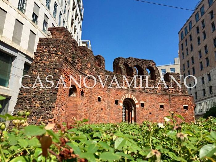 Appartamento con 6 locali in affitto in Missori, Milano