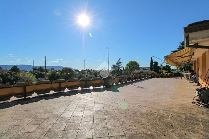 Appartamento quadrilocale in vendita in Largo Giacomo Matteotti, Toscolano Maderno