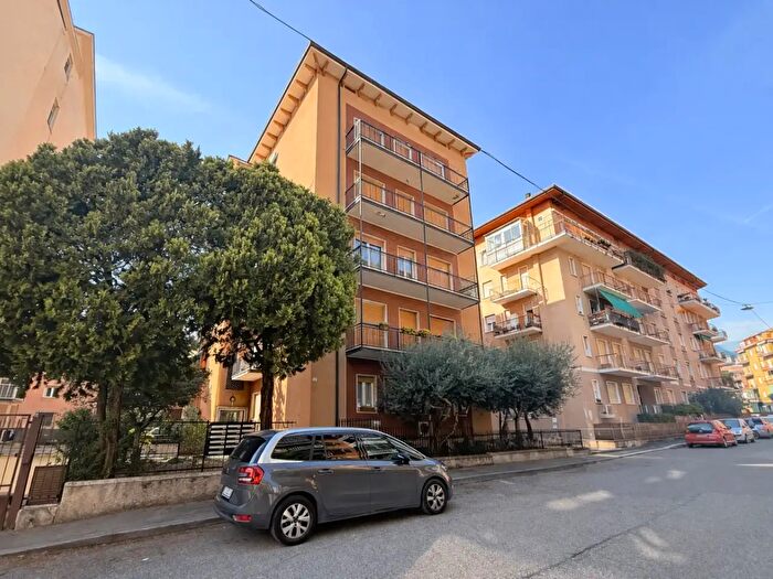 Appartamento trilocale in vendita in Via Giuseppe Gioacchino Belli, Verona