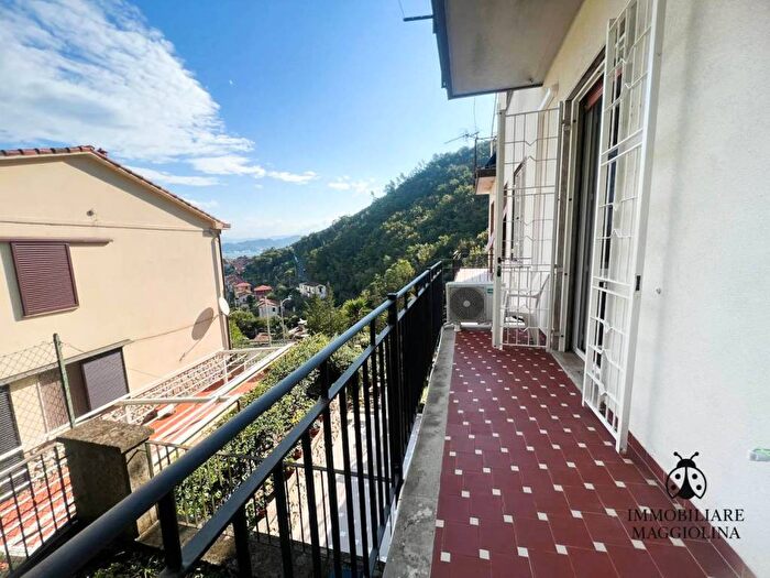 Appartamento trilocale in affitto in Via Umberto Maddalena, Marola Campiglia, La Spezia
