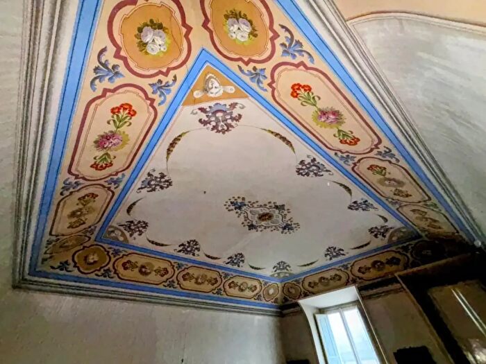 Appartamento con 6 locali in vendita in Volterra