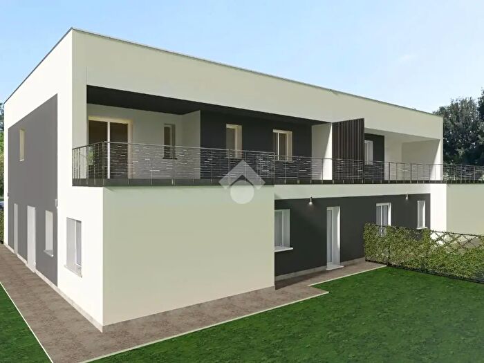 Appartamento quadrilocale in vendita in Via Maria Montessori, Novellara