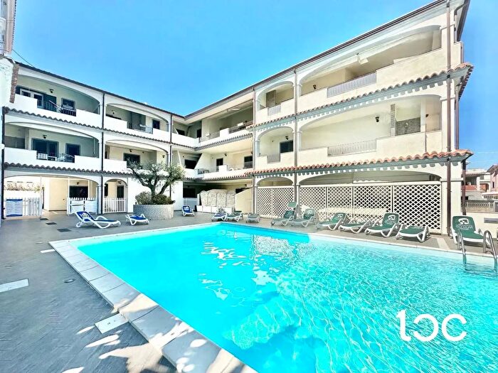 Appartamento trilocale in vendita in Orosei