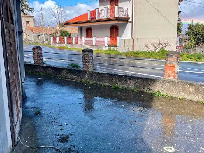 Casa con 5 locali in vendita in Via Mongibello Nazionale, Castiglione Di Sicilia