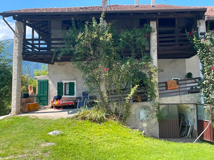 Appartamento con 7 locali in vendita in Via San Zeno, Fiave