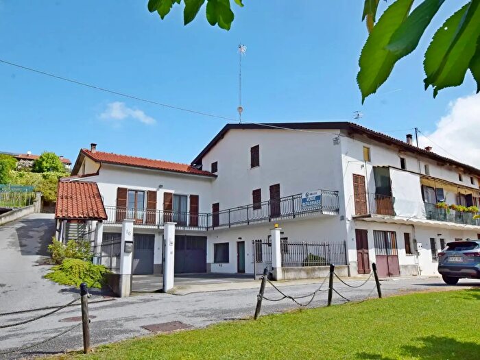 Casa con 5 locali in vendita in Via Turco, Monastero Di Vasco