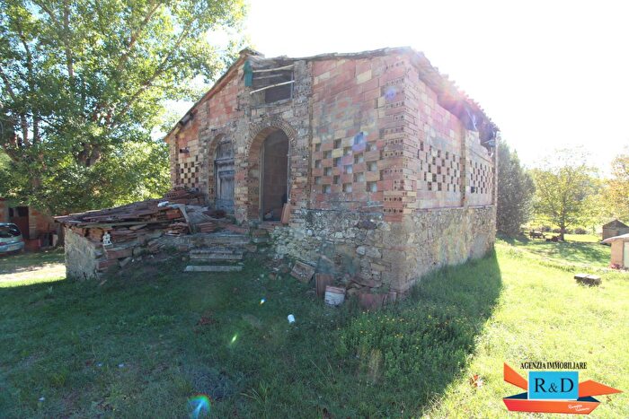 Appartamento con 8 locali in vendita in Casole DElsa