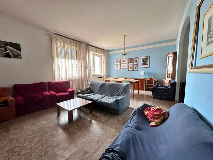 Appartamento con 5 locali in vendita in Viale Antonio Silvani, Bologna