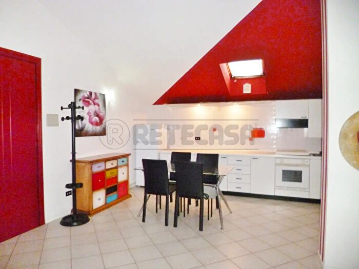 Appartamento quadrilocale in vendita in Piazza Regaù, Zermeghedo