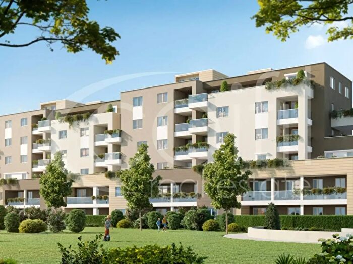 Appartamento trilocale in vendita in Via Rovigno, Milano