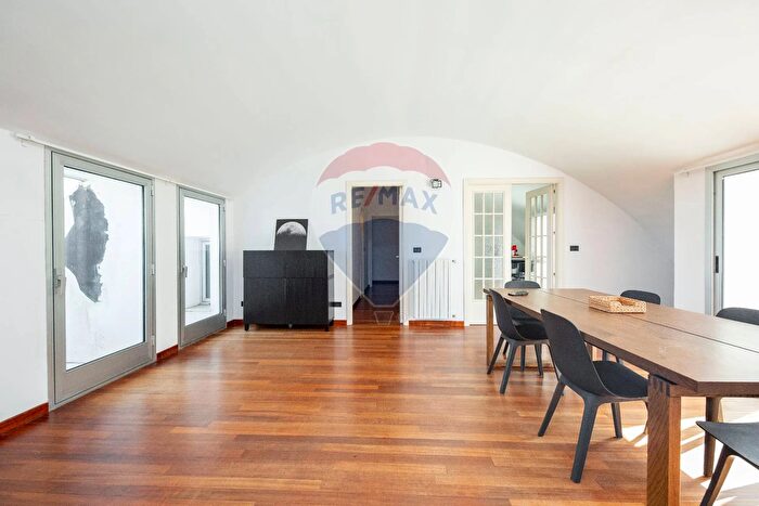 Appartamento con 6 locali in vendita in Via Leonardo da Vinci, Enna