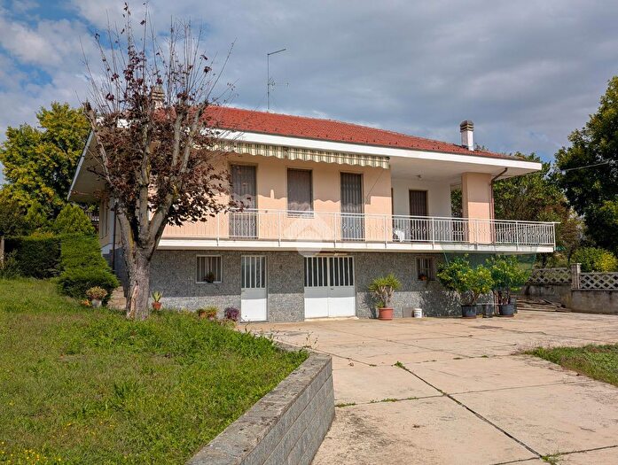 Casa con 6 locali in vendita in Via Roma, Pontestura