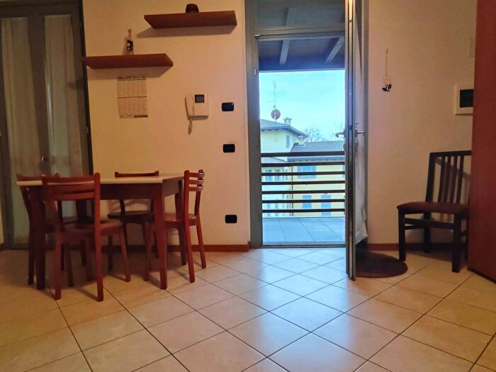 Appartamento monolocale in affitto in Via Giuseppe Gadda, Centro, Rogeno