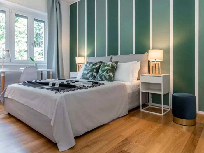 Appartamento trilocale in affitto in Viale Paolo Onorato Vigliani, Monte Rosa Lotto, Milano