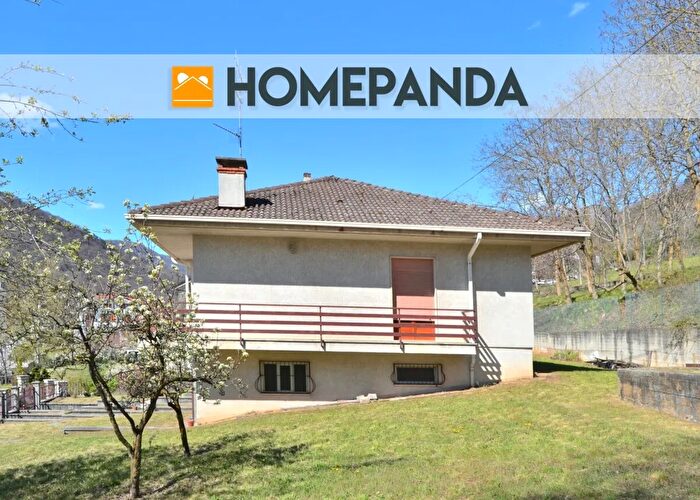 Casa con 5 locali in vendita in Via Roma, San Damiano Macra