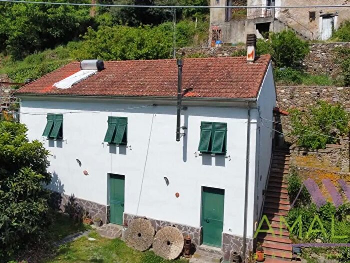 Appartamento quadrilocale in vendita in Via XXV Aprile, Quiliano
