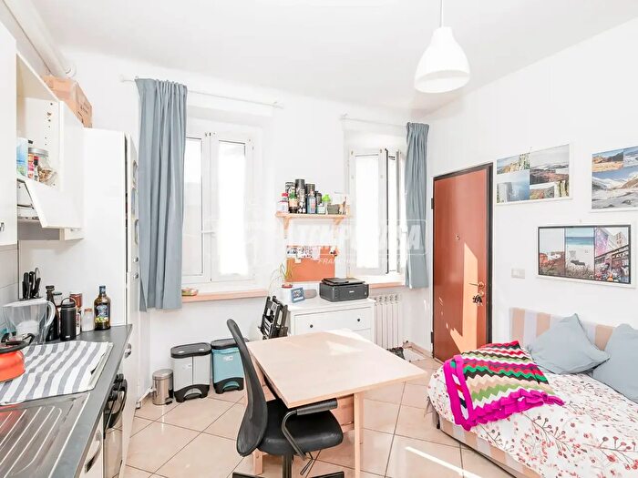 Appartamento monolocale in vendita in Via Umiliati, Milano