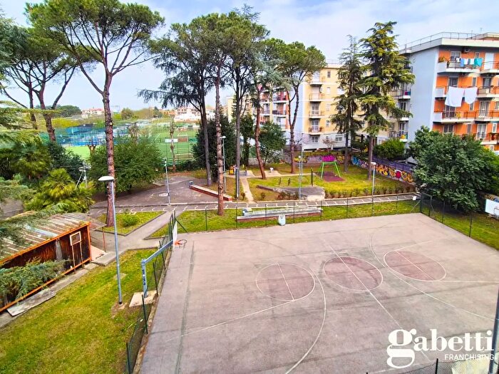 Appartamento quadrilocale in vendita in Via Fratelli Bandiera, Pomigliano DArco